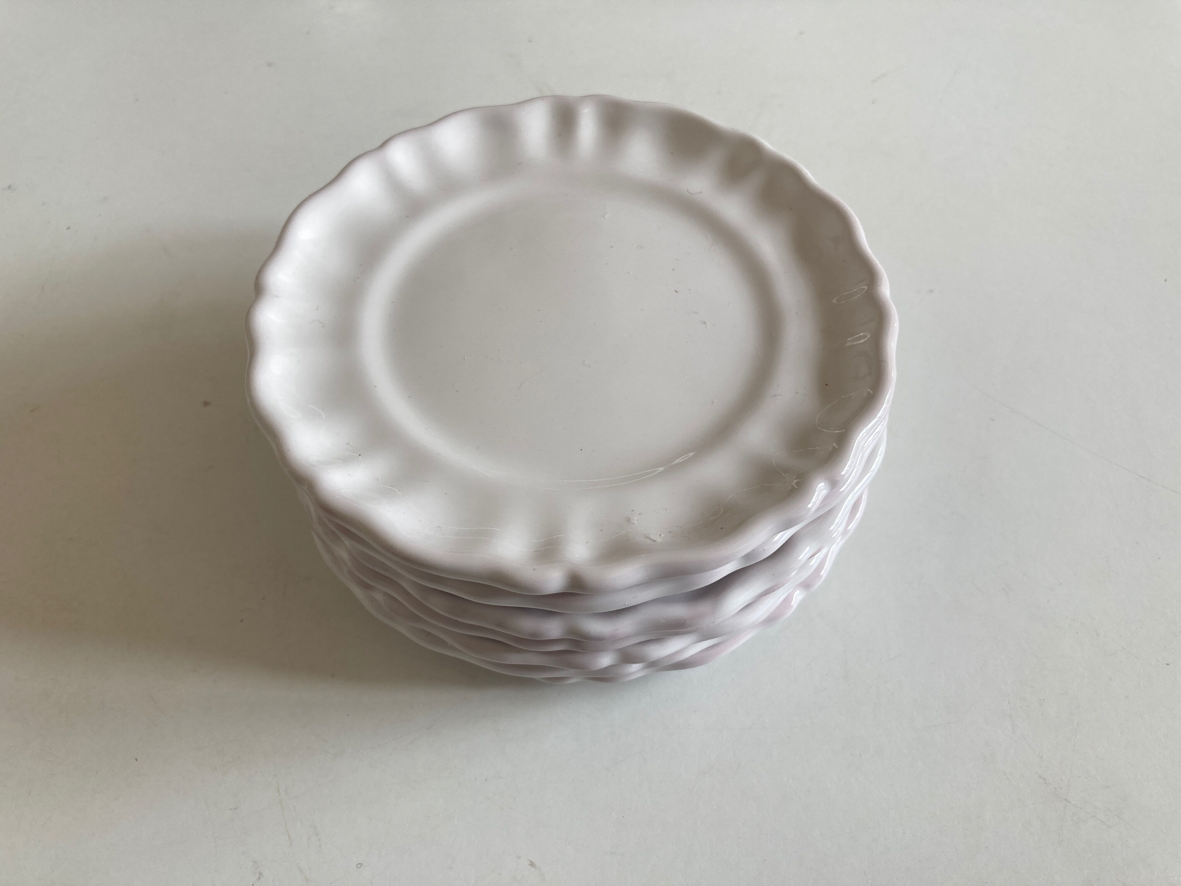 Set 8 plates with godrons XXS in glazed earth workshop Simone Favier 1970 Moustiers