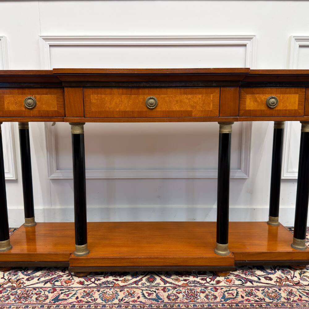 Classic Italian Selva Sidetable