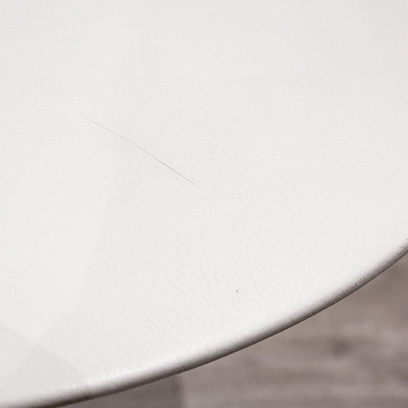 Table basse Poltrona Frau en cuir Blanc