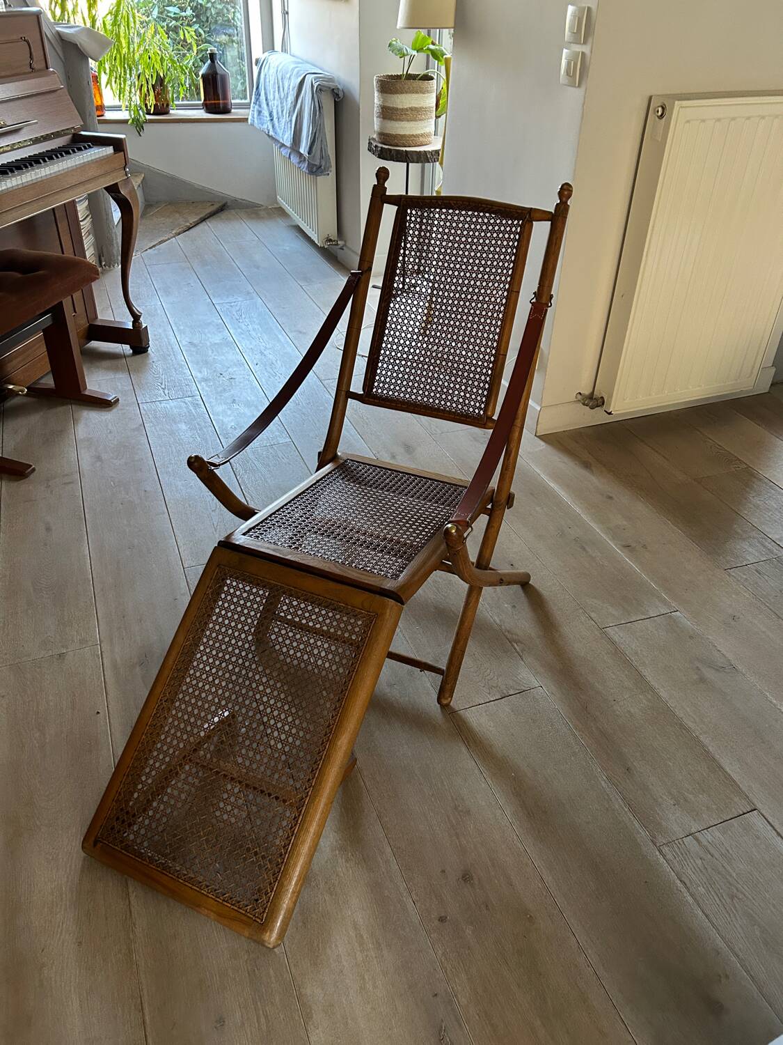 Wooden cane lounge chair