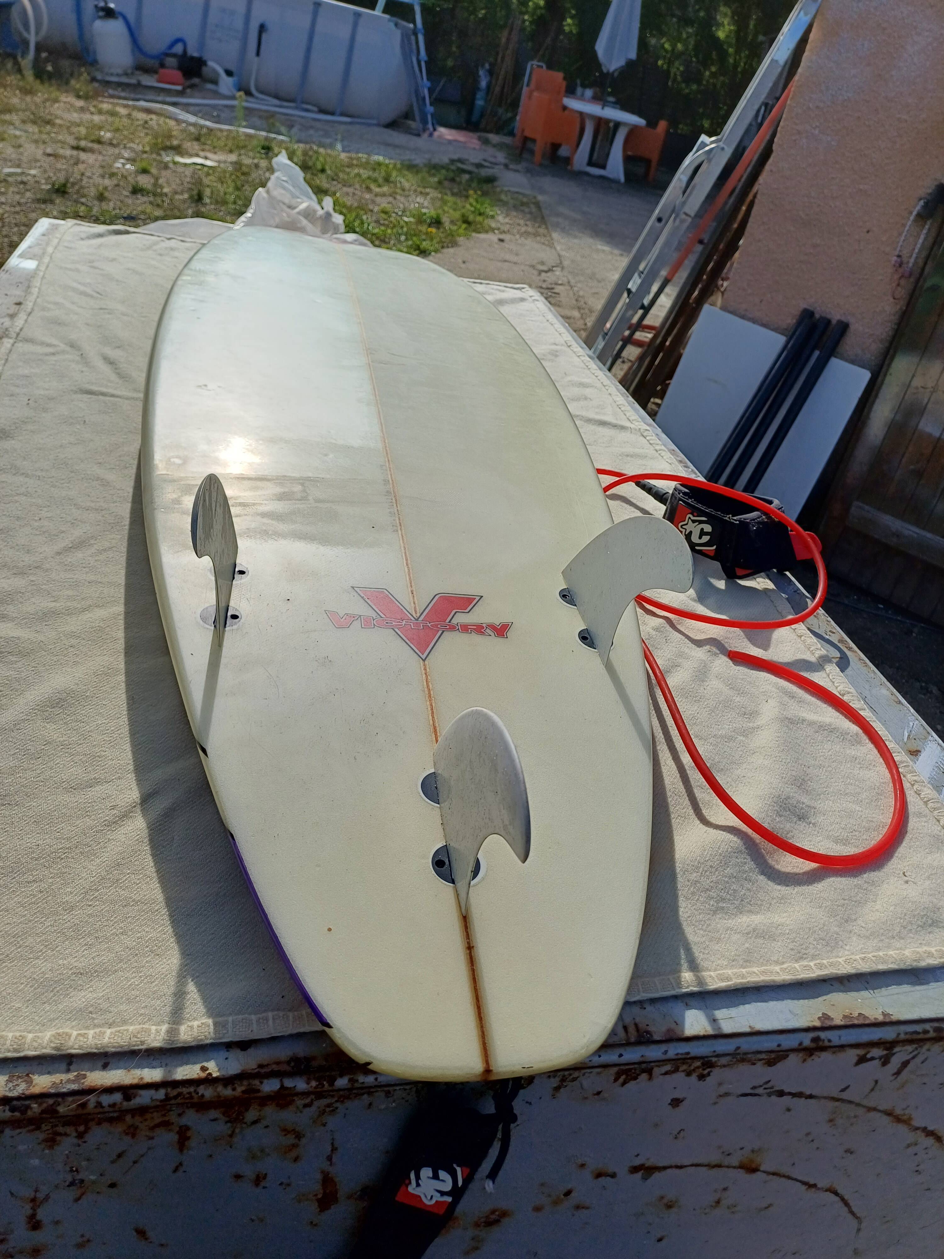 Victory 3 Fin Surfboard
