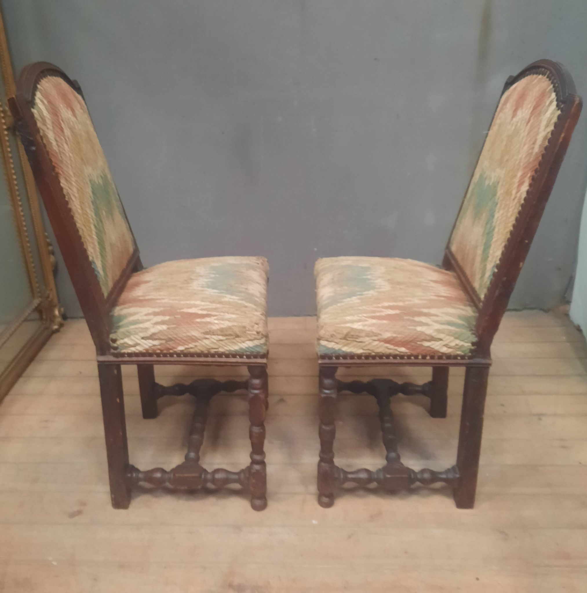 Paire de chaises d'époque Louis XIII