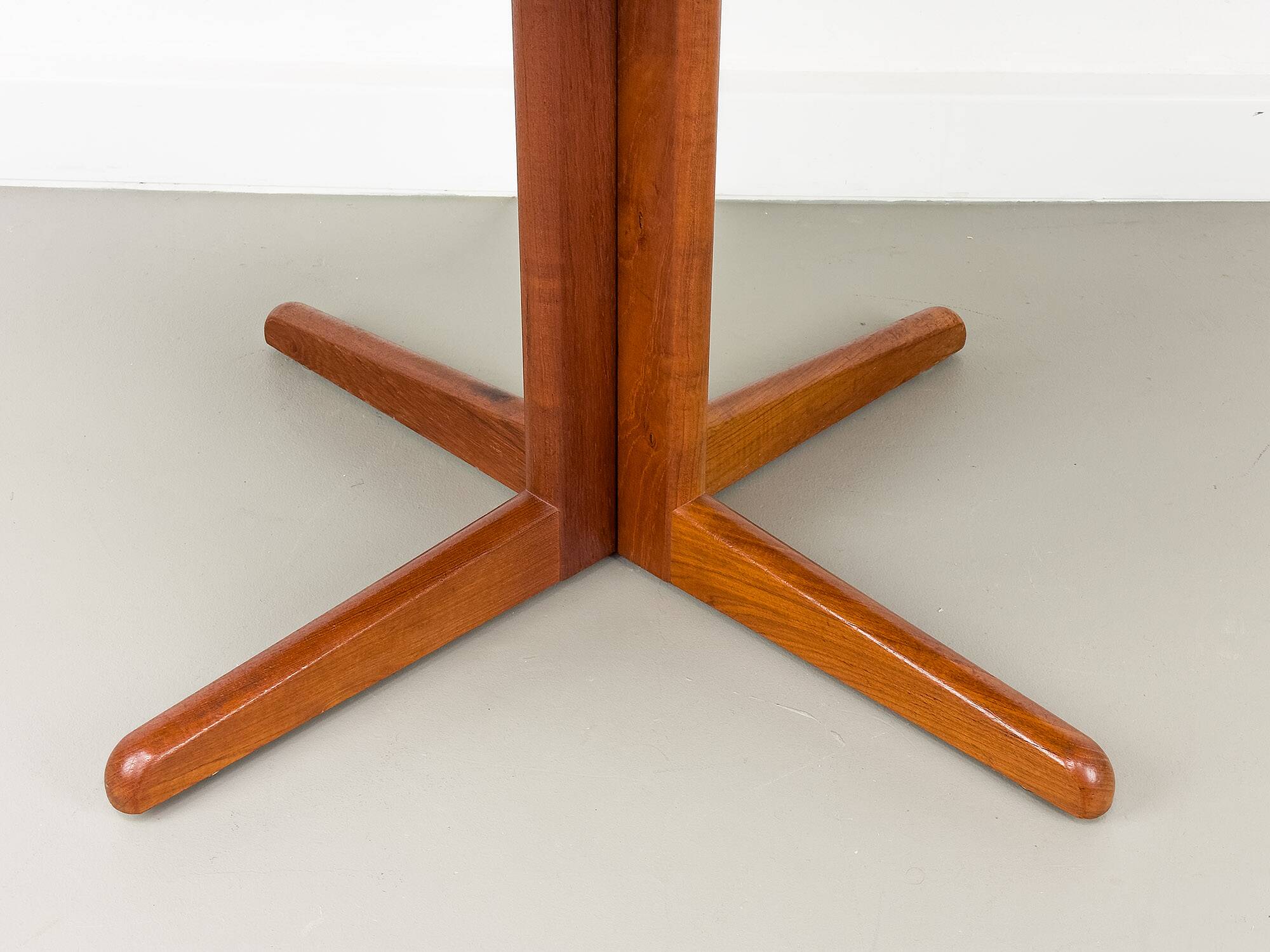 Table de Salle à Manger Ronde en Teck par HW Klein pour Bramin, Danemark, 1960s