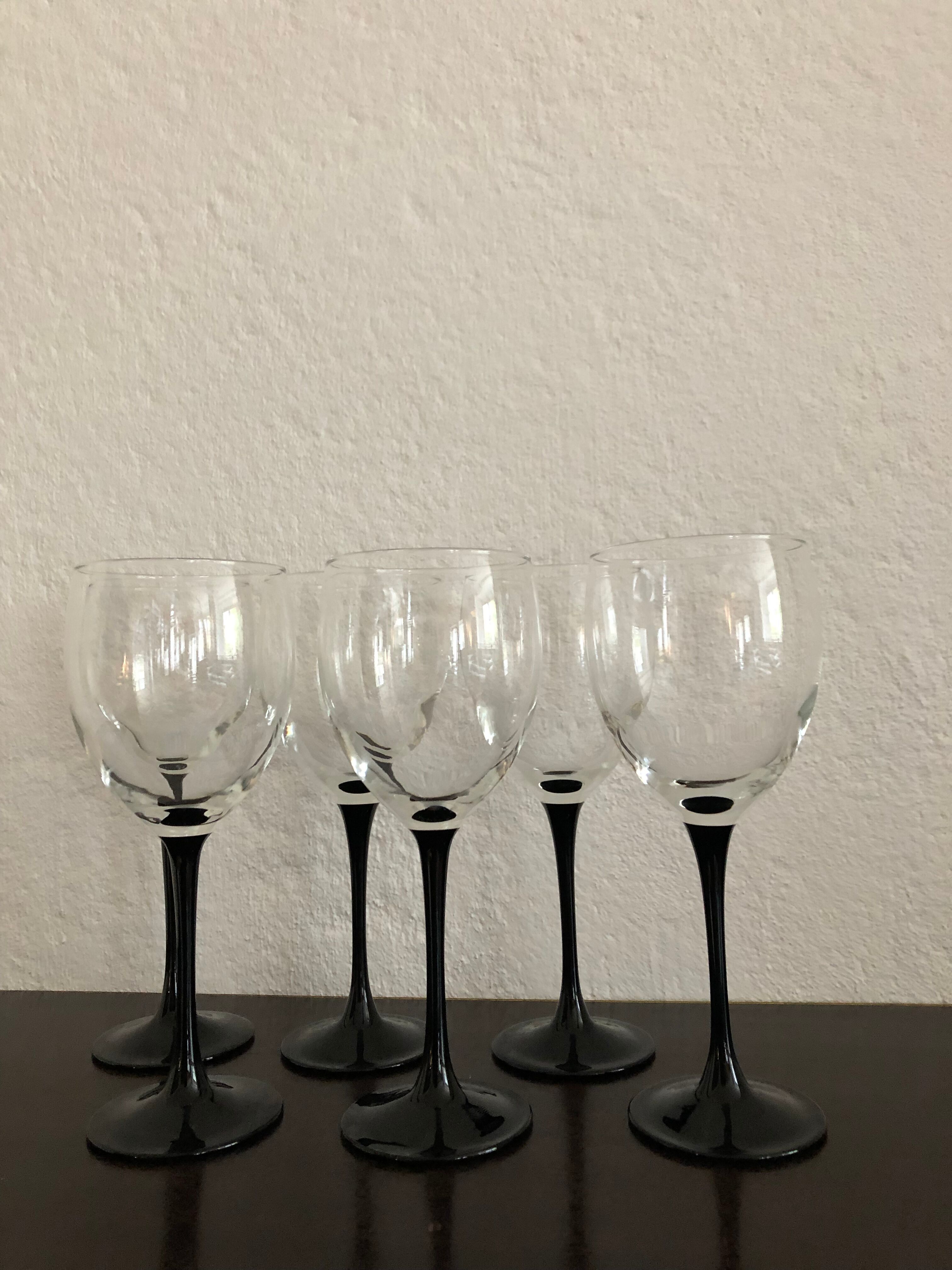 6 vintage luminarc wine glasses