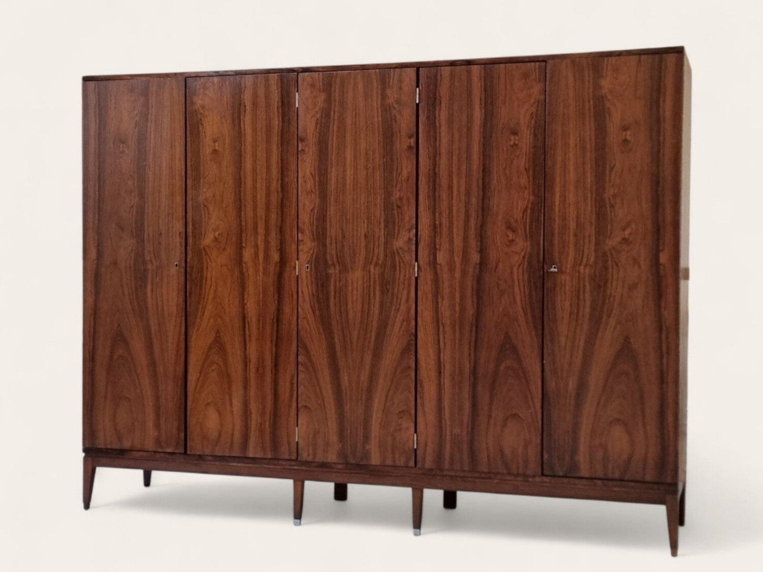 Armoire du milieu du siècle