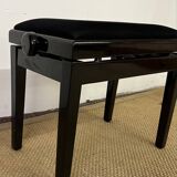 Height-adjustable piano bench