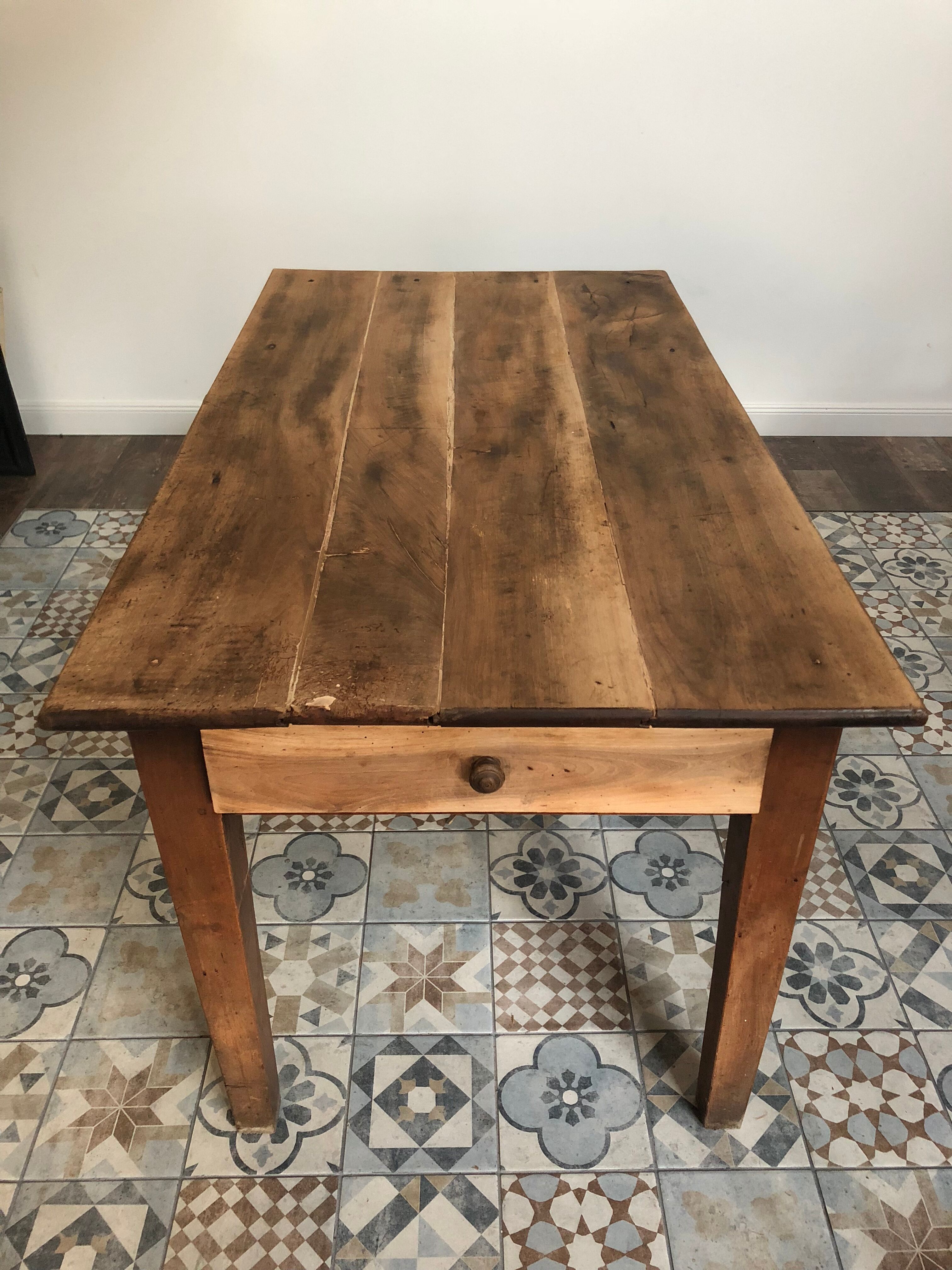 Farm table