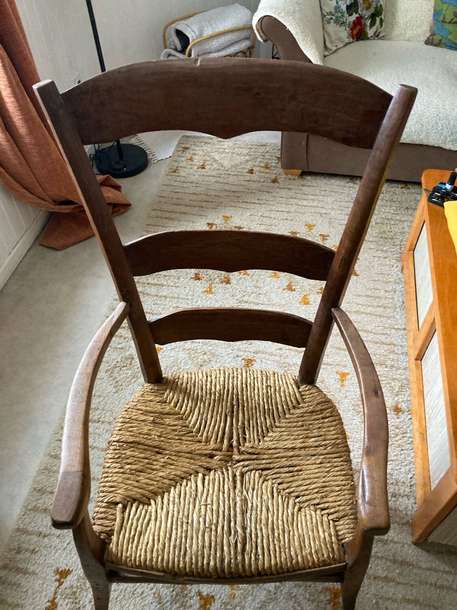 Fauteuil en paille art populaire