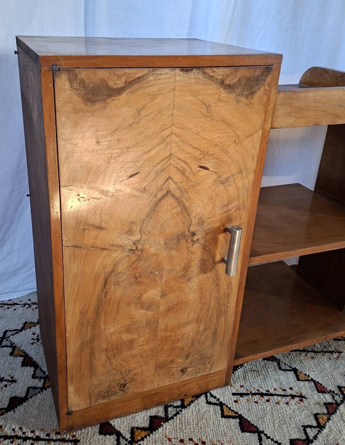 Petit meuble art déco asymétrique