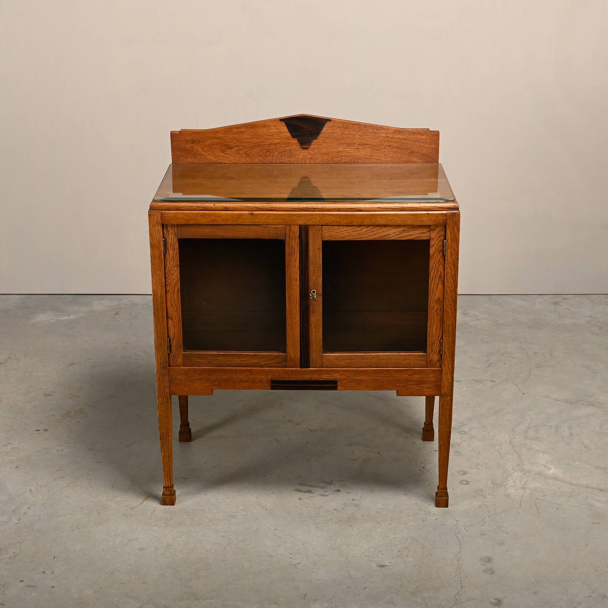 Art Deco Amsterdam School Tea or Display Cabinet in solid oak, Netherlands
