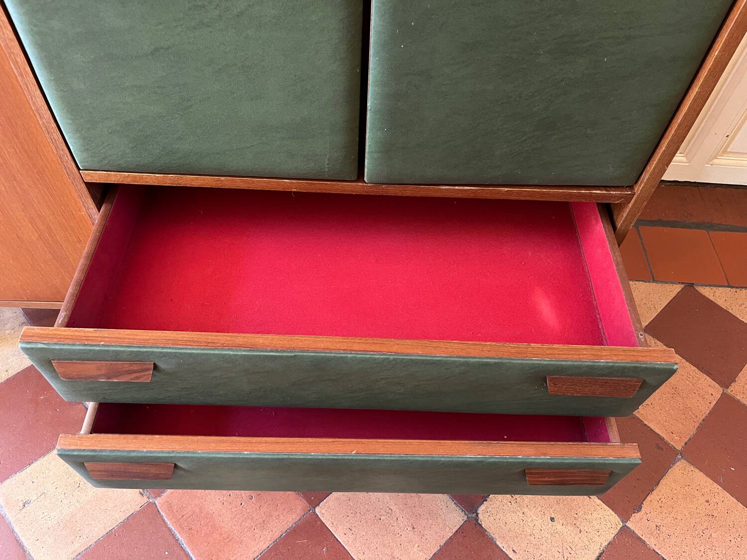 Regy edition wardrobe