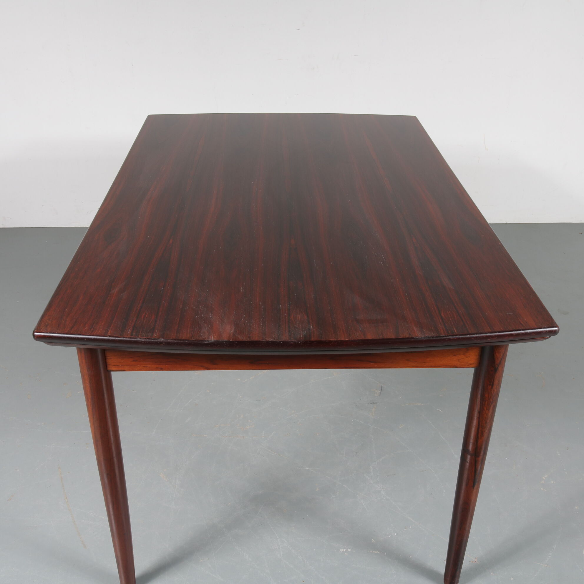 Extensive dining table in rosewood, manufactured in denmark, 1950s