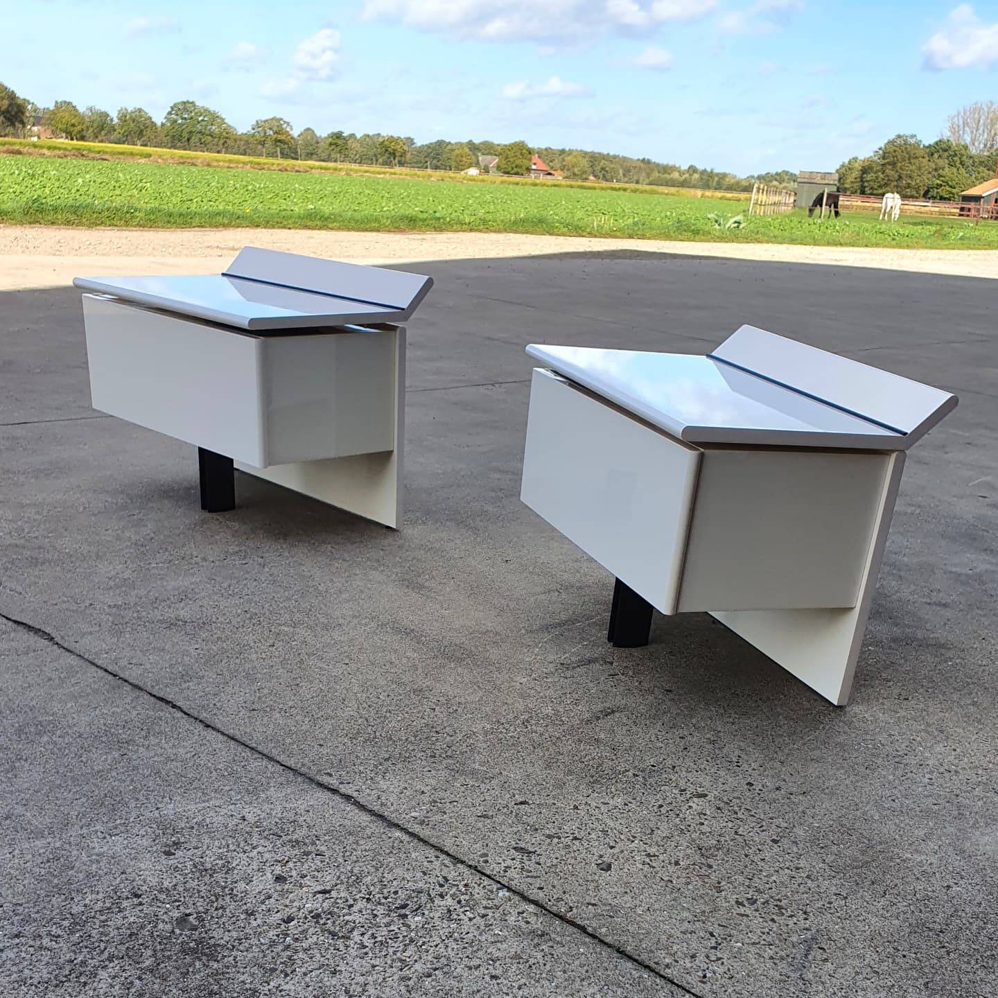 2 B&B Italia bedside tables / night stands