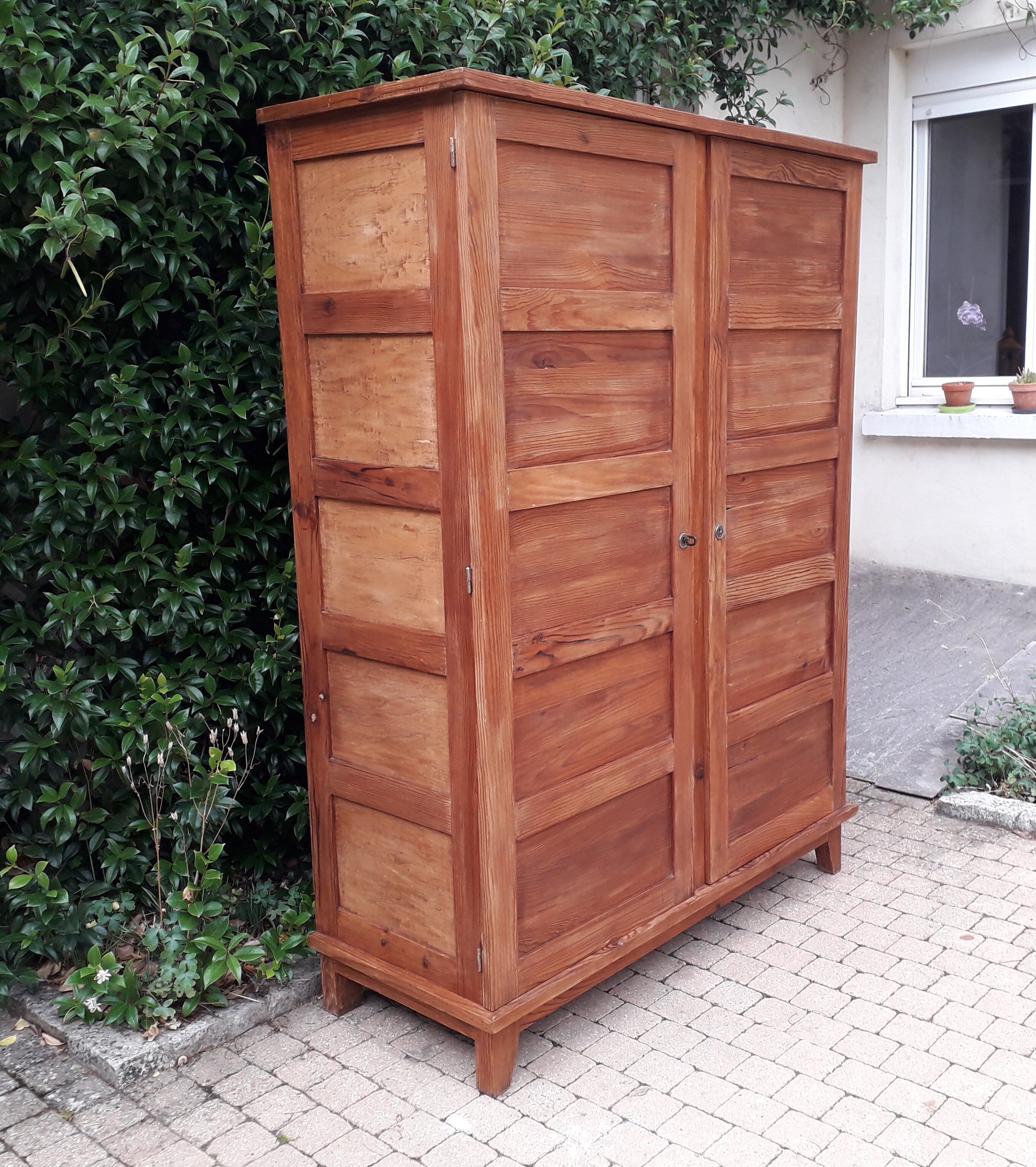 Wardrobe Rene Gabriel