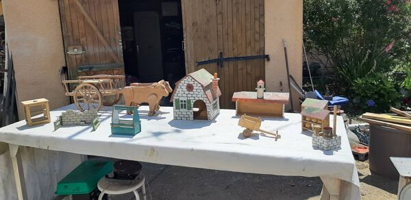 Lot de jouets anciens en bois de la ferme