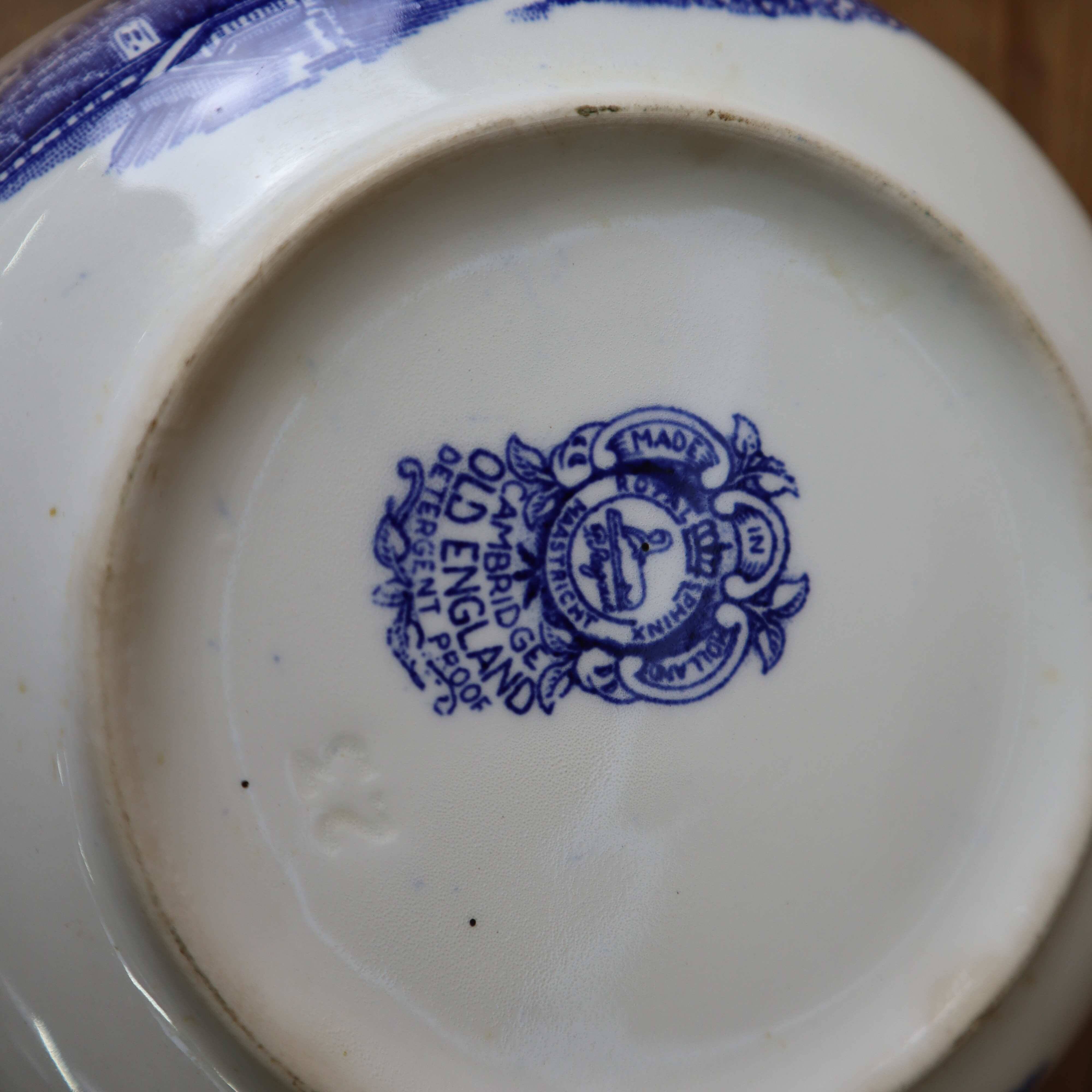 Royal Sphinx Salad Bowl Cambridge Holland