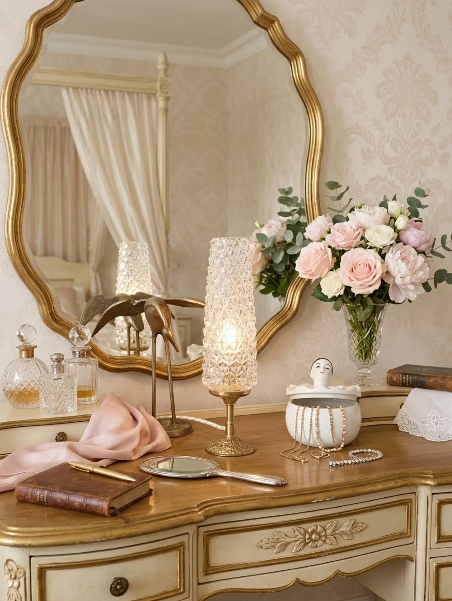 Retro chic art deco lamp, diamond tip & gilded brass