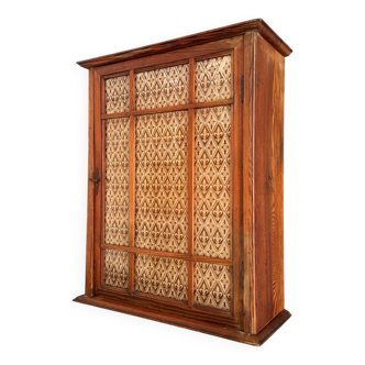 1900 wall display case