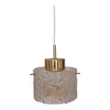 Suspended lamp in frosted glass and vintage brass from the mid-century.