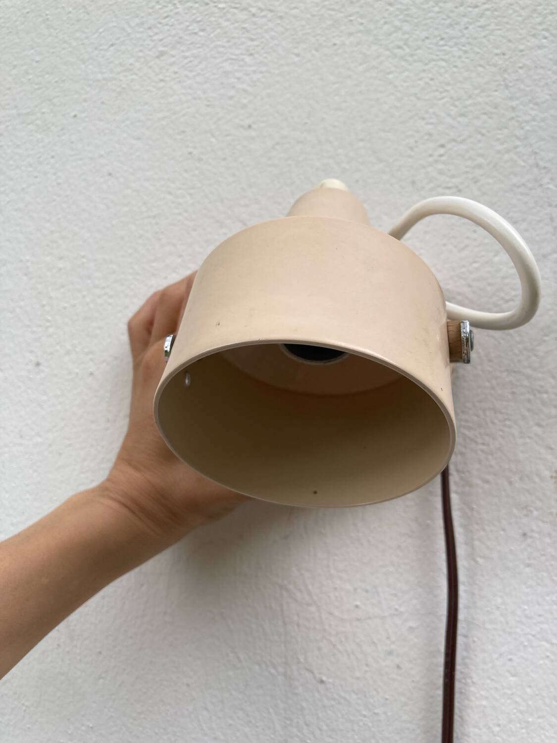 Delmas beige metal wall light, 1970