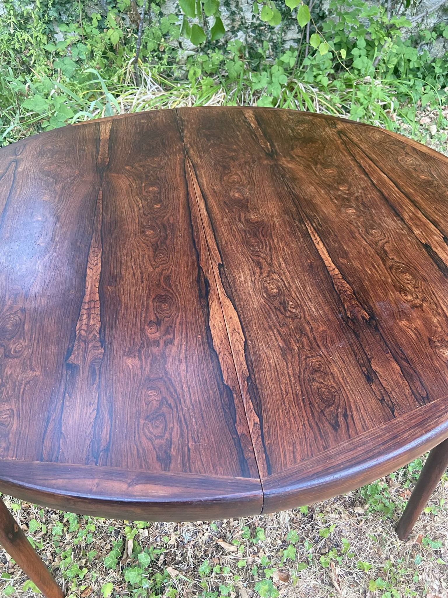 Scandinavian dining table in Rio rosewood.