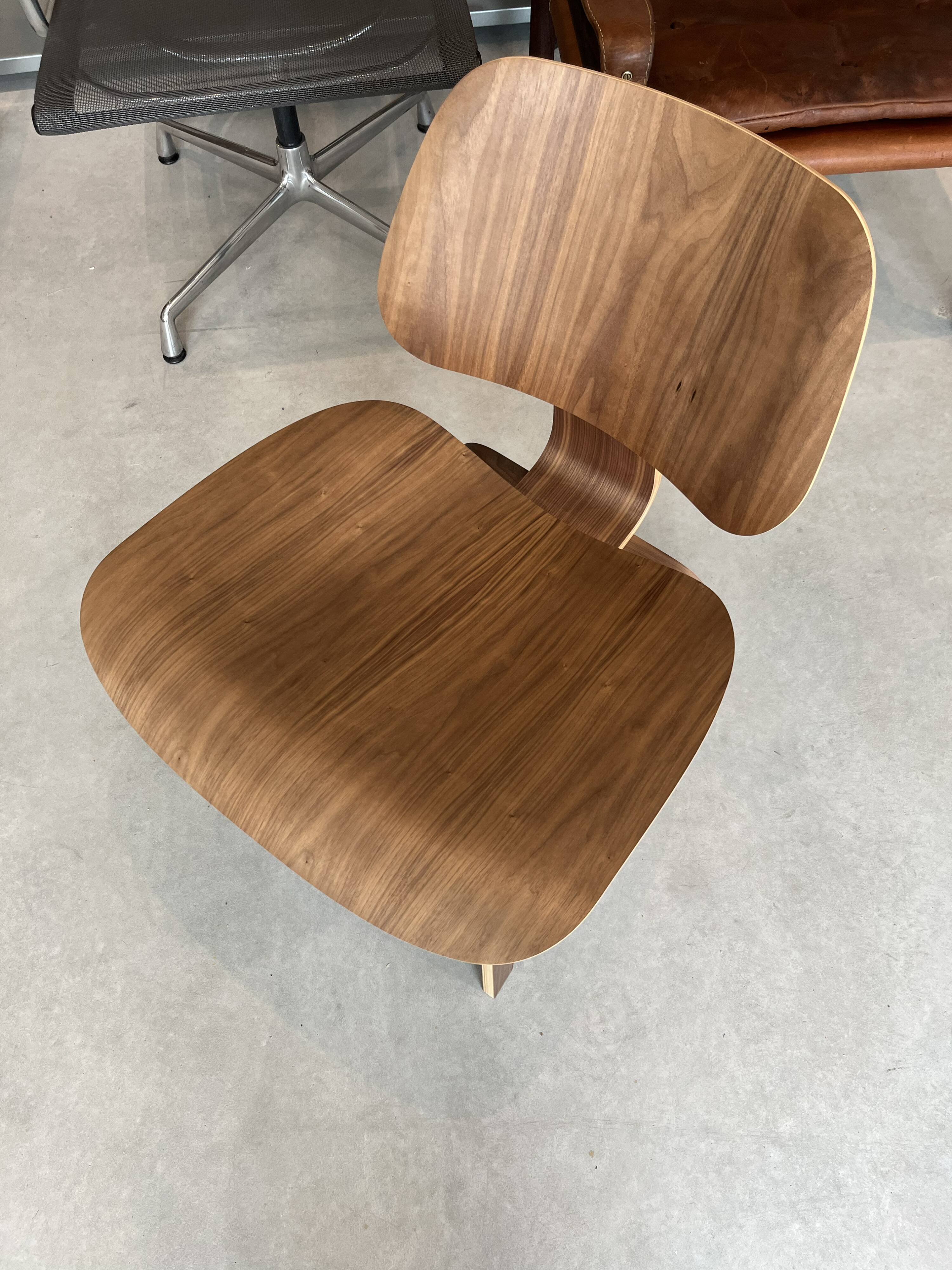 Charles & Ray Eames LCW Walnut Lounge Chair for Herman Miller