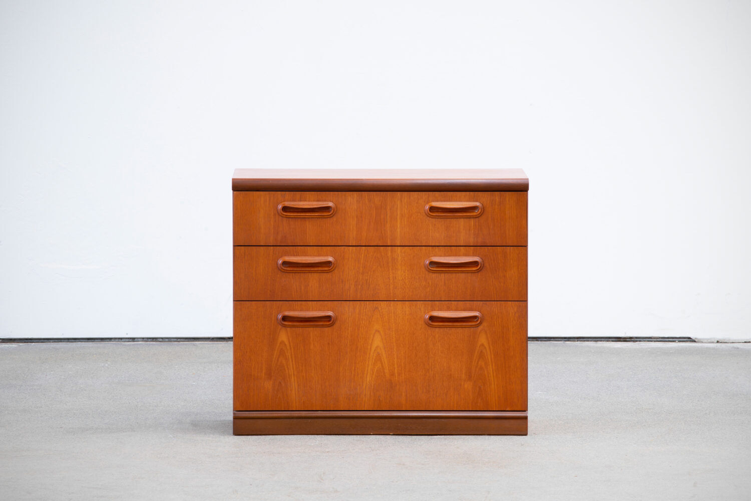 Scandinavian chest of drawers vintage 1960