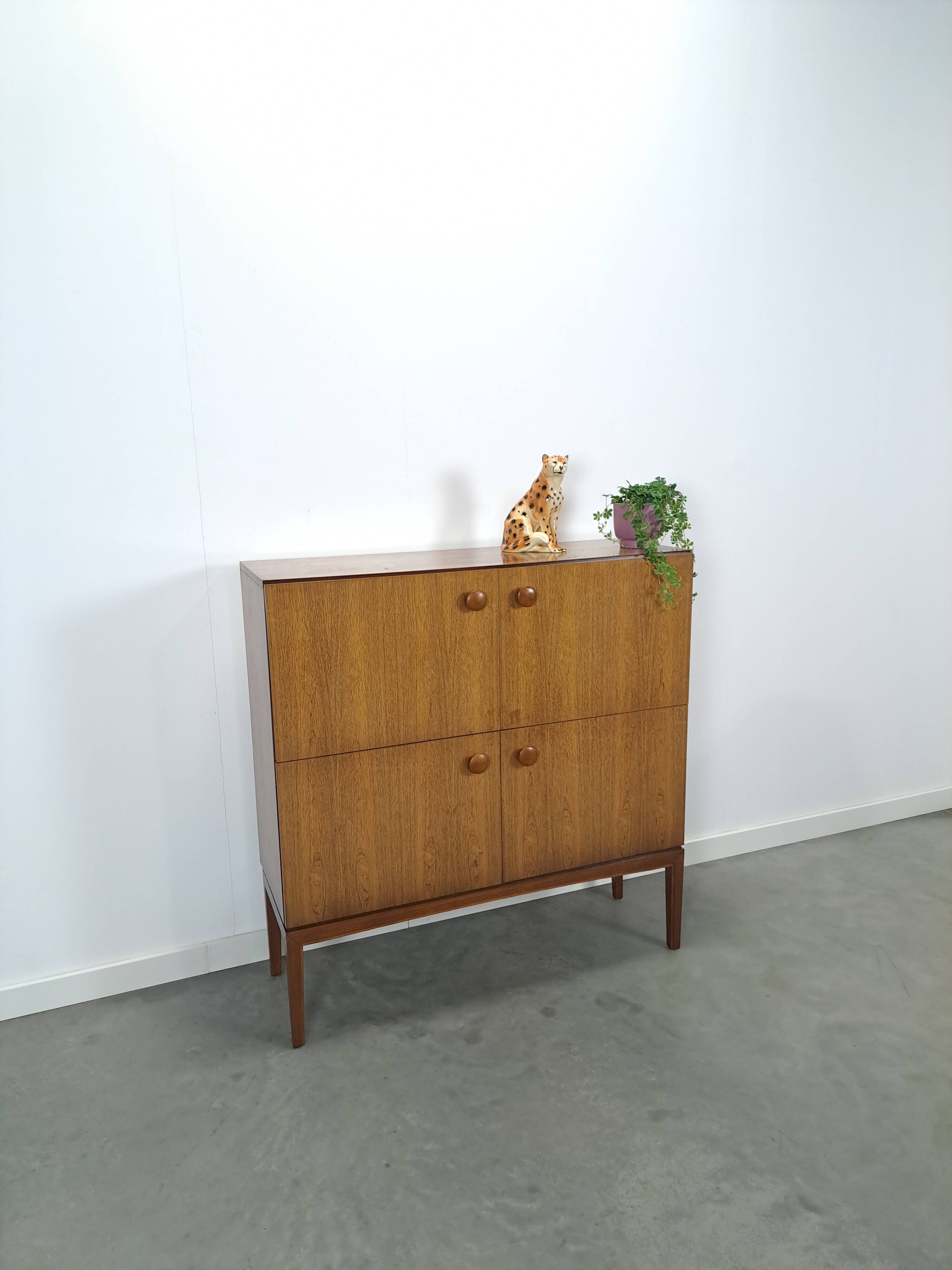 Palissander fineer Palette Möbel kast met 4 vakken en ronde grepen