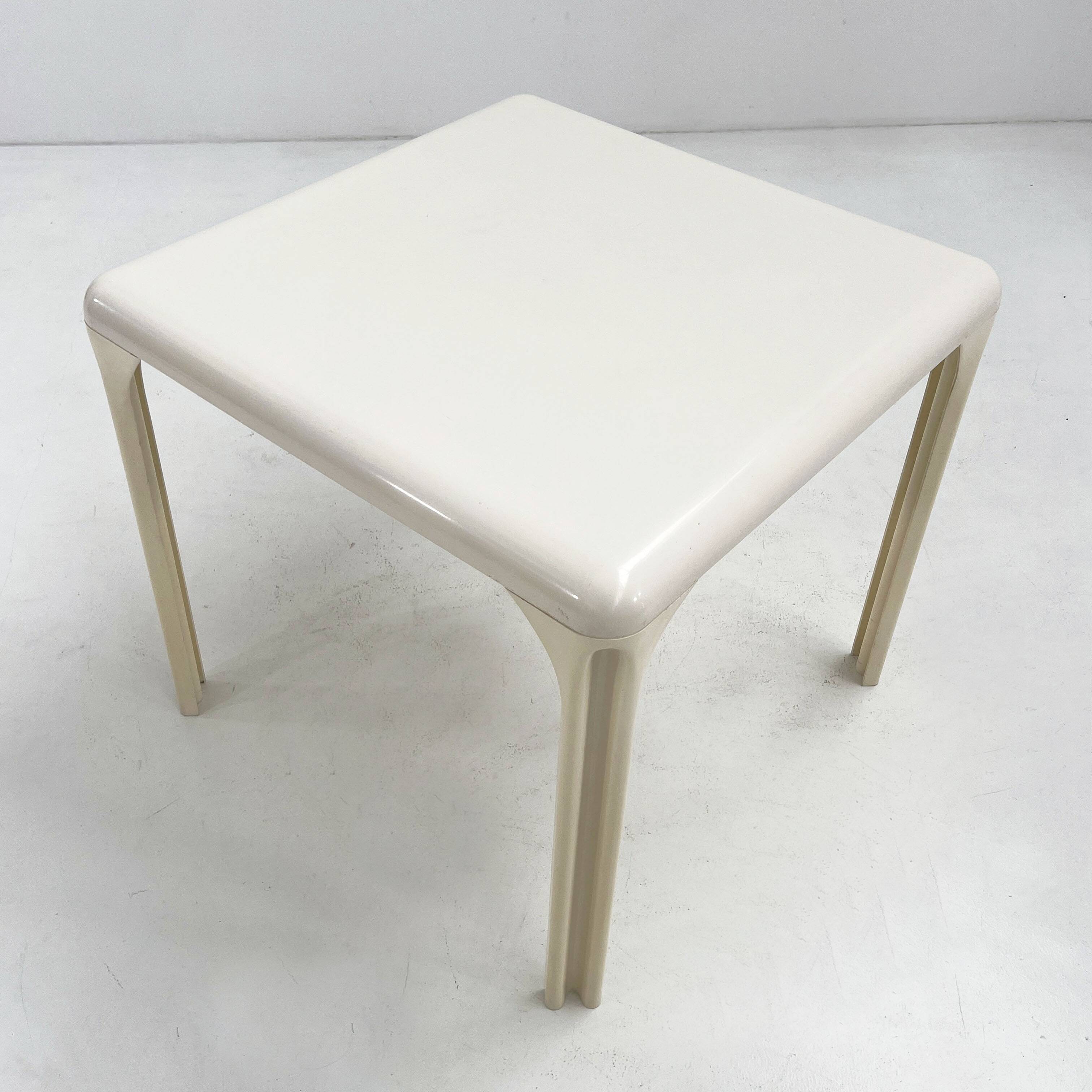 Table à manger Stadio Blanche par Vico Magistretti pour Artemide, 1970