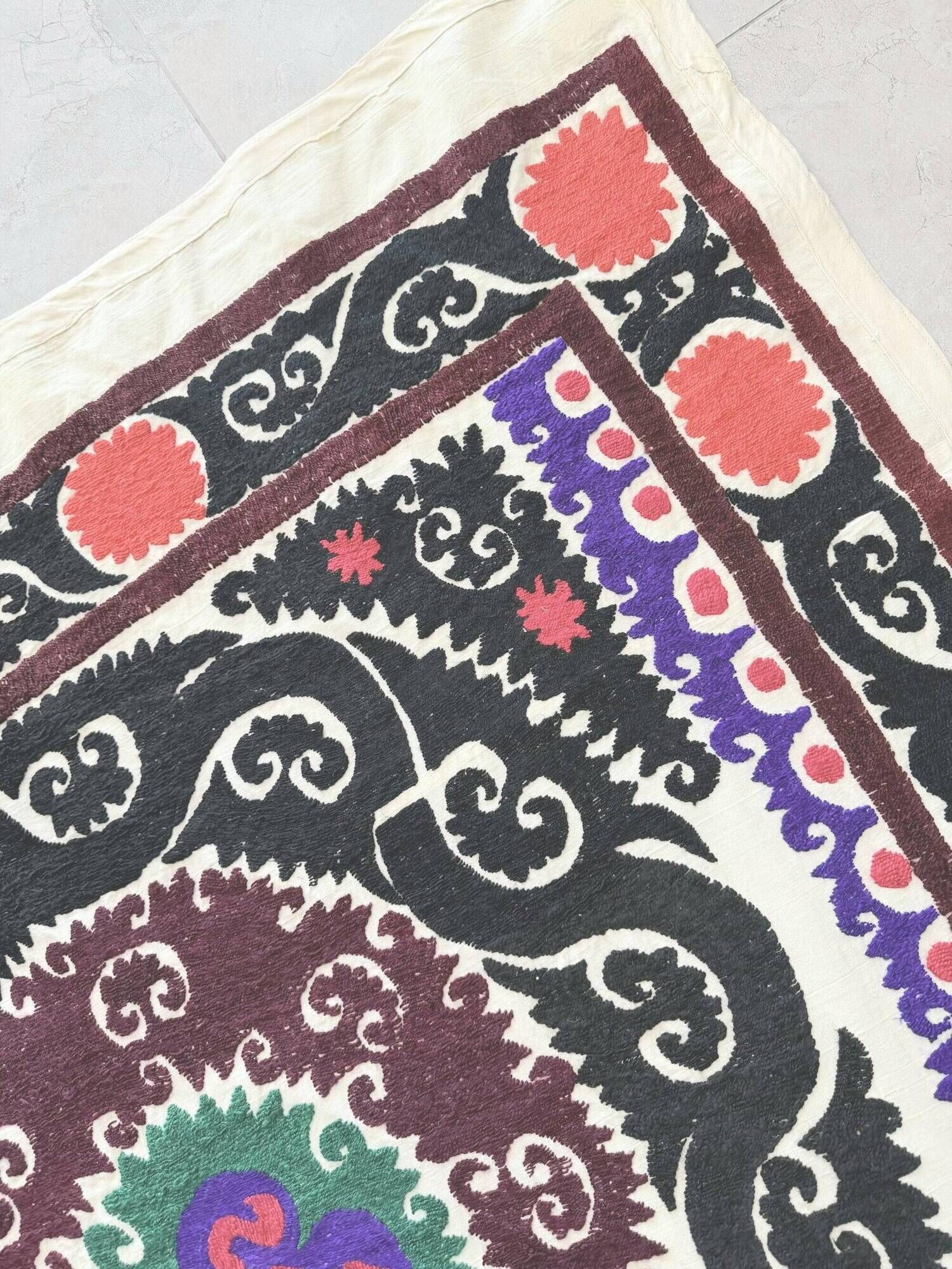 Vintage hand-embroidered tablecloth 115x124 cm