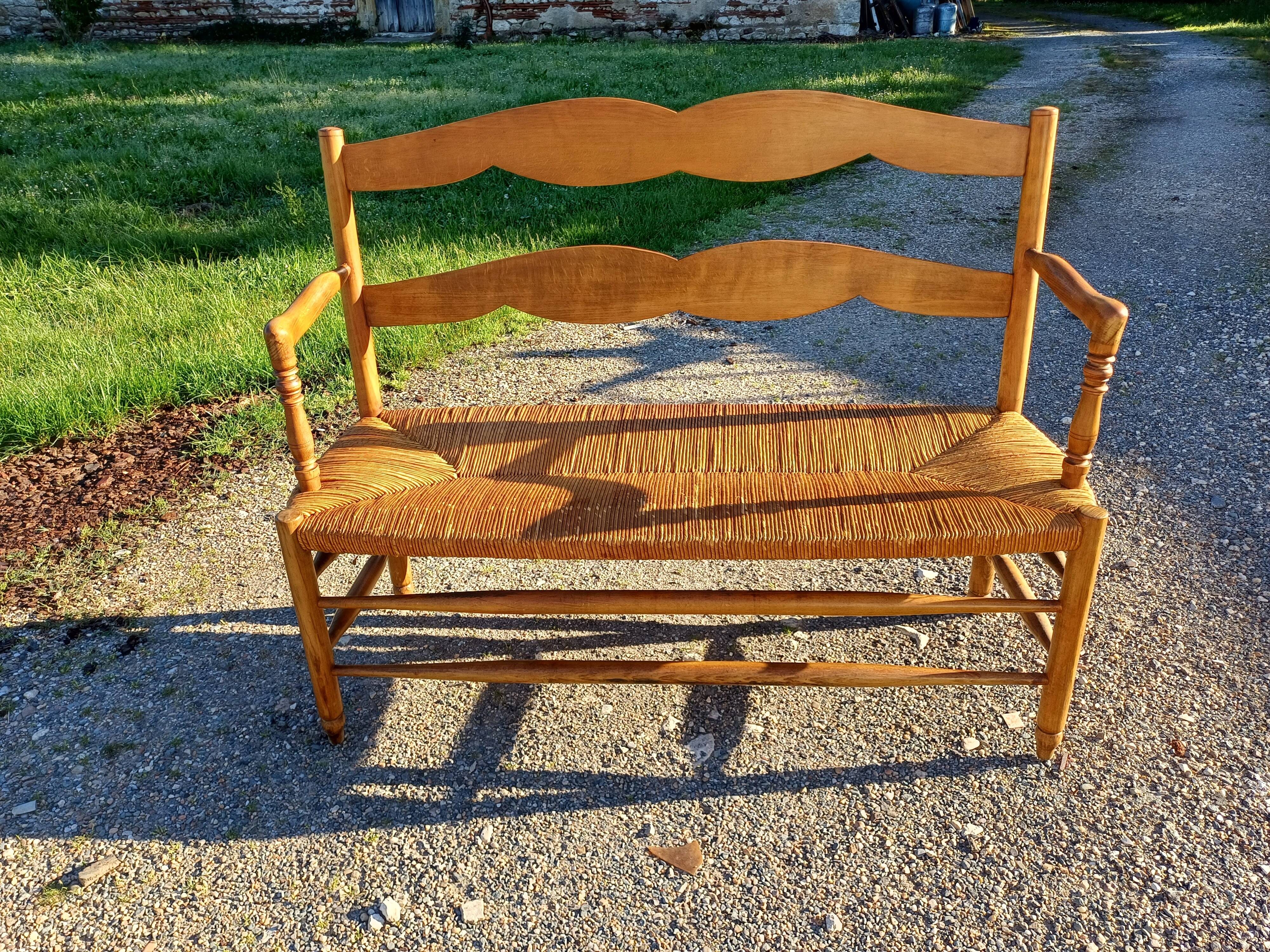 3-Person Bench with Old-fashioned Mulching