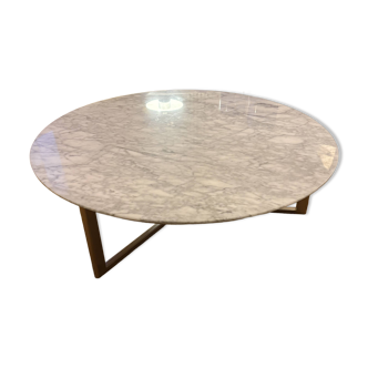 Marble coffee table