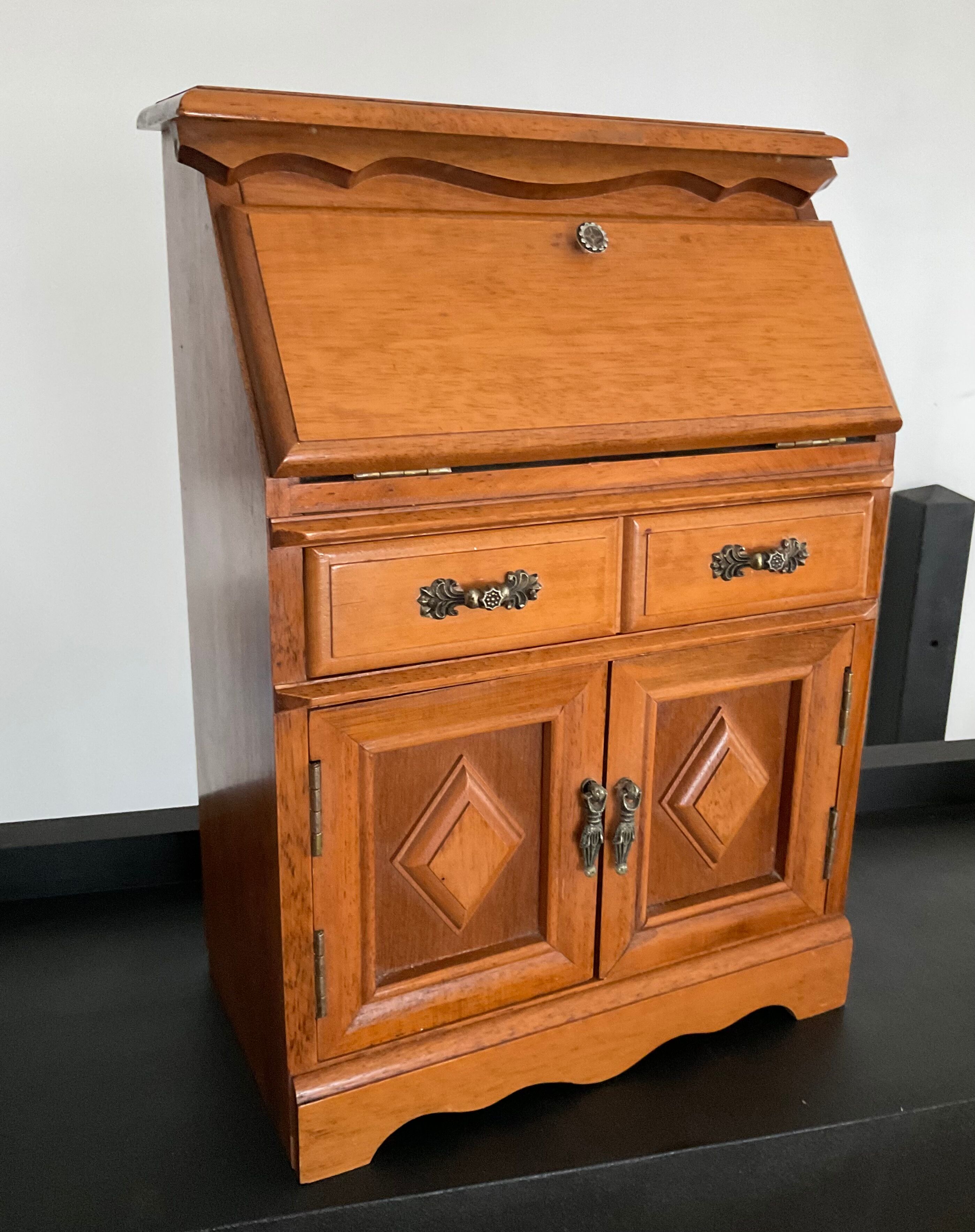 Vintage wooden jewelry box
