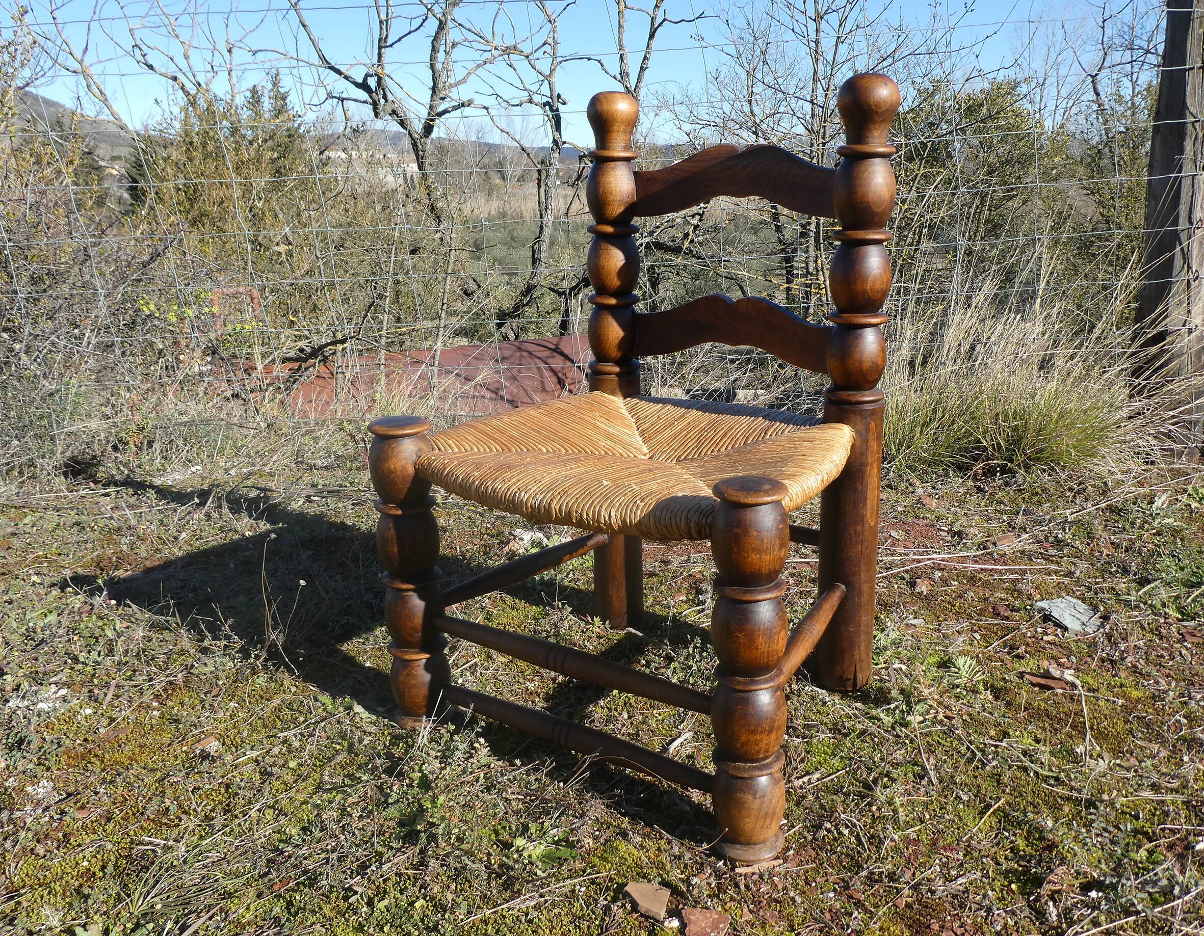Mulched braided low chair