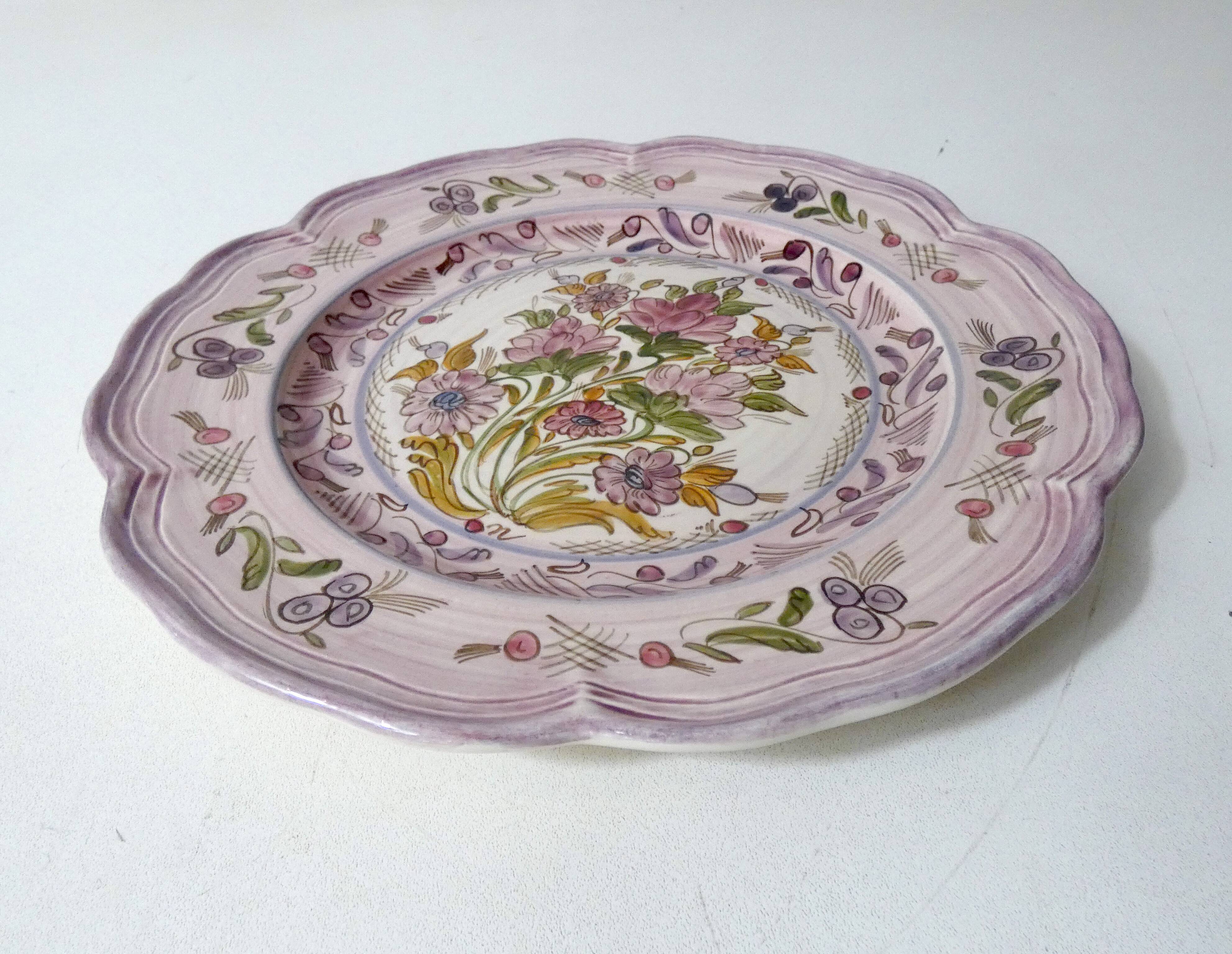 Flat plate signed Taillandier Rochefort en Terre