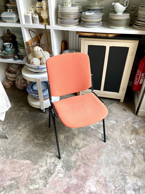 Chaise en coton pêche et métal noir, années 1960