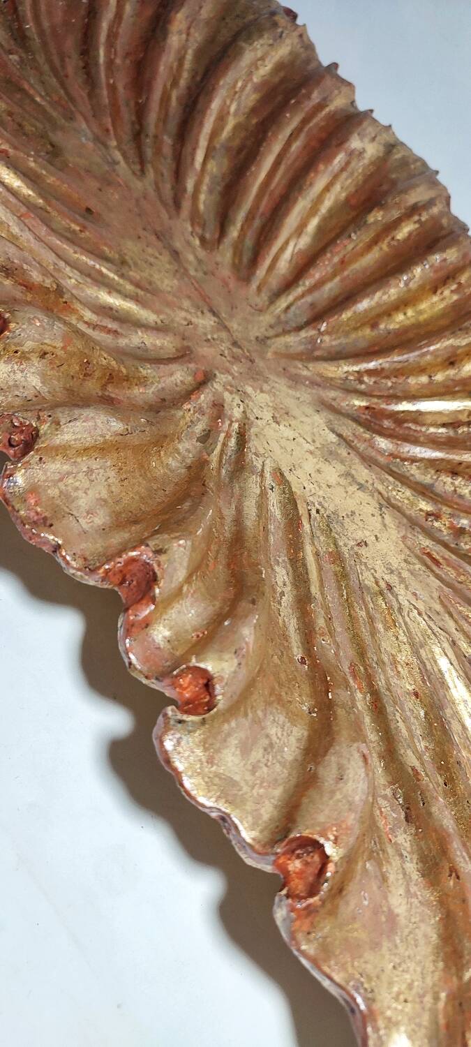 Centro de mesa de madera y pan de oro. España, 1930s.