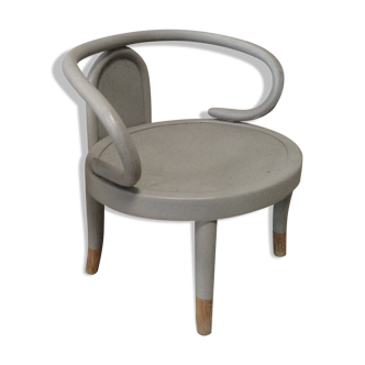 Chaise enfant en bois tourné repeint en gris lune