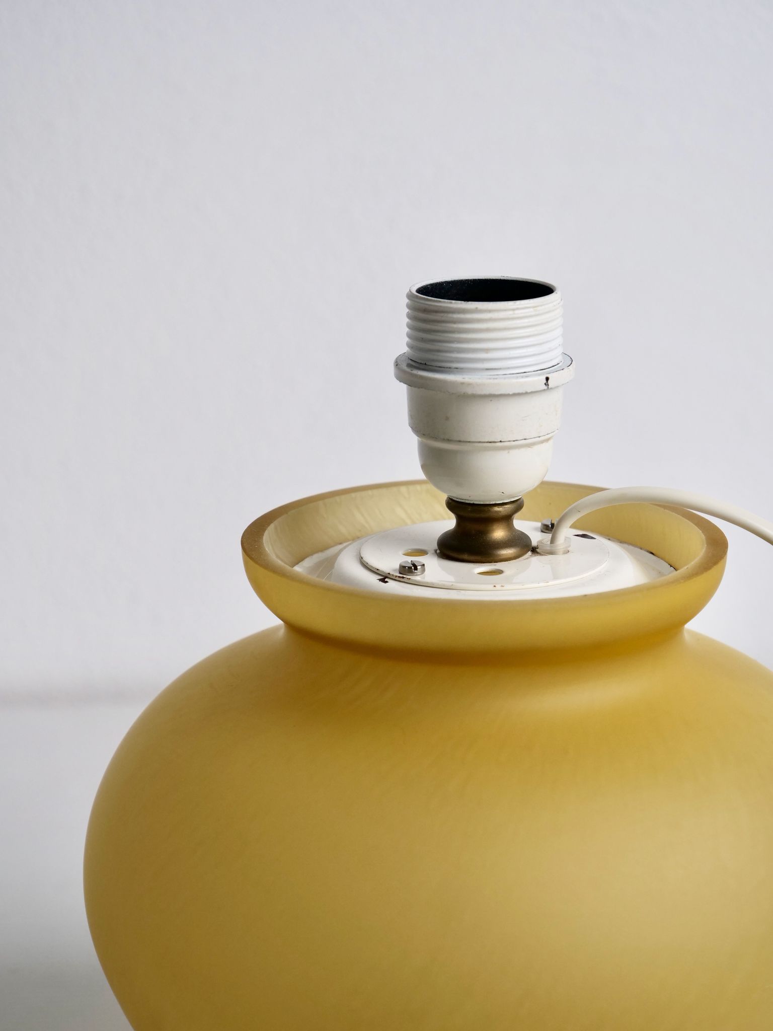 Melarti yellow sandblasted opaline lamp