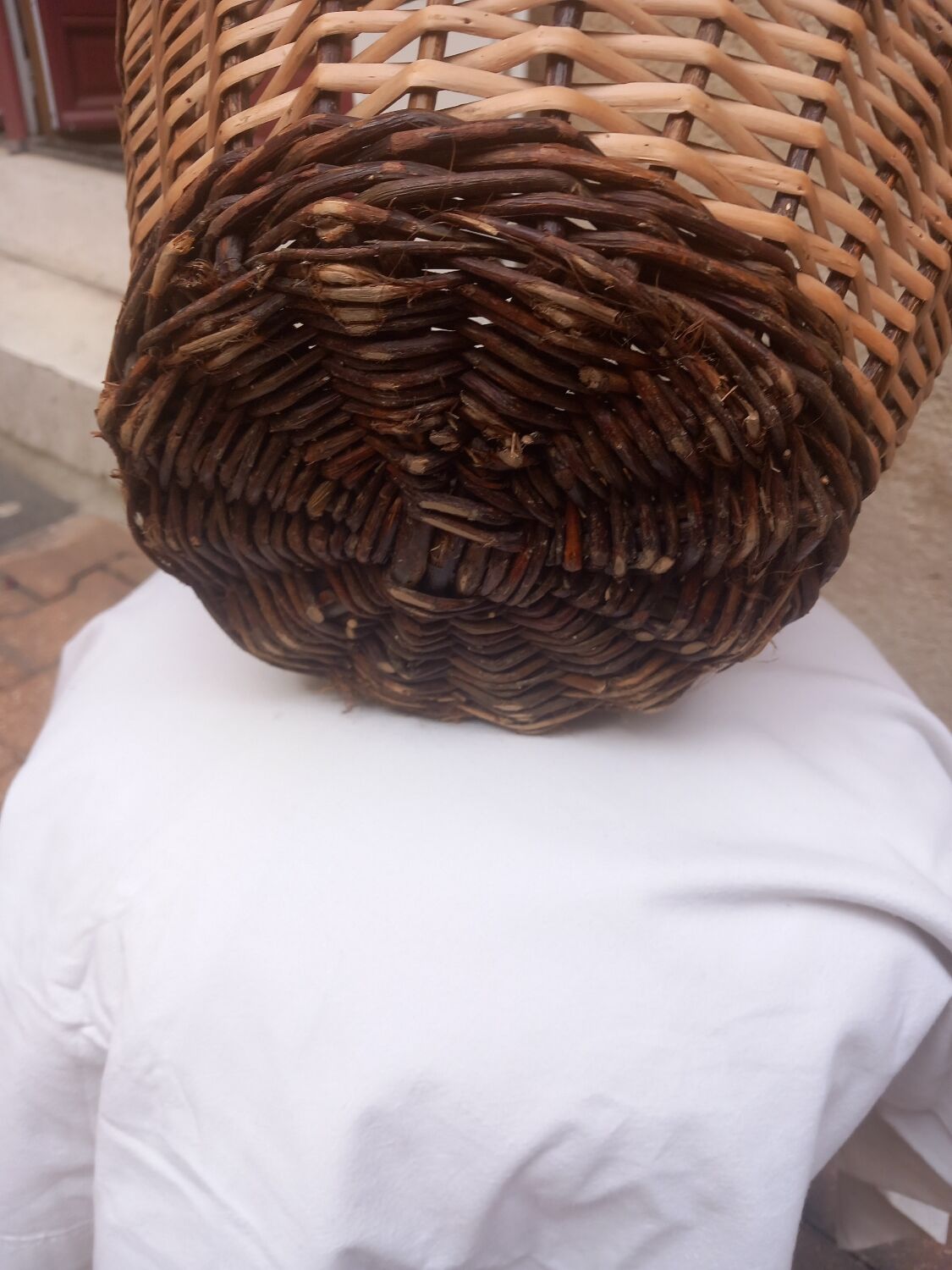Panier tressé osier et noisetier