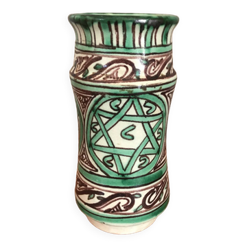 Vase signed punter