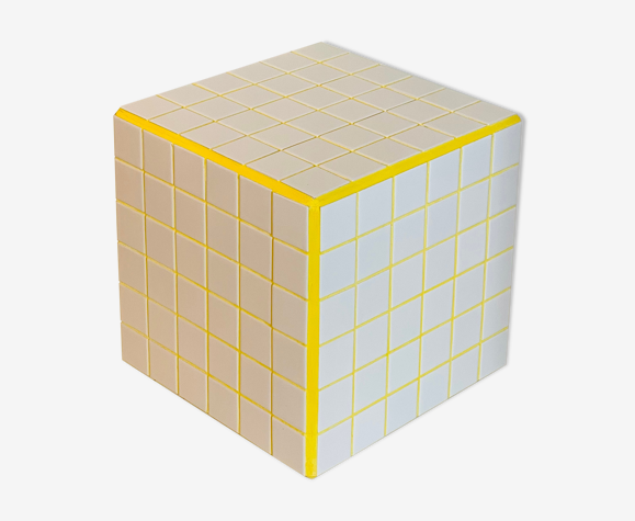Cube, bout de canapé