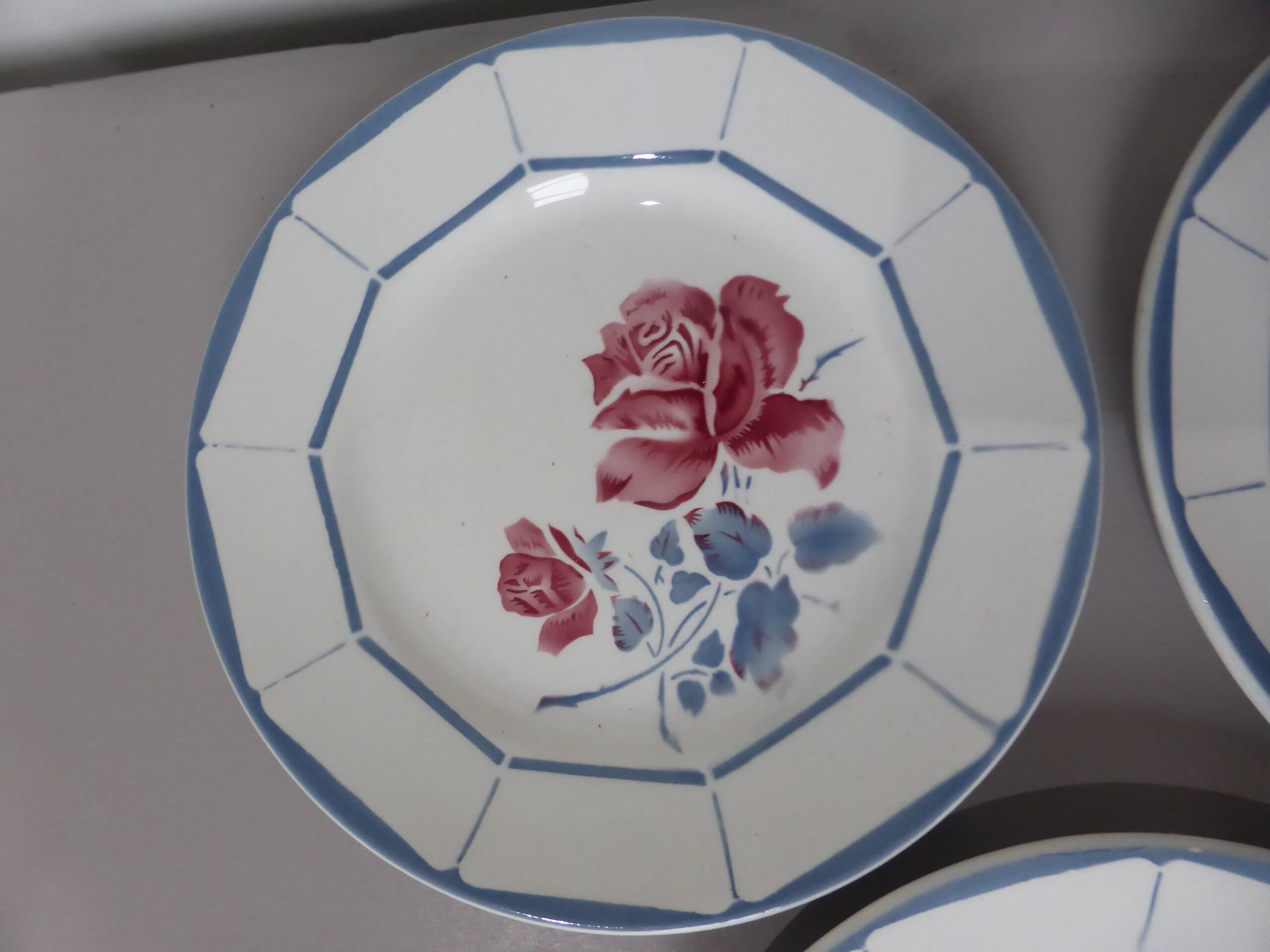 3 assiettes dessert de Digoin Sarreguemines modèle Malmaison