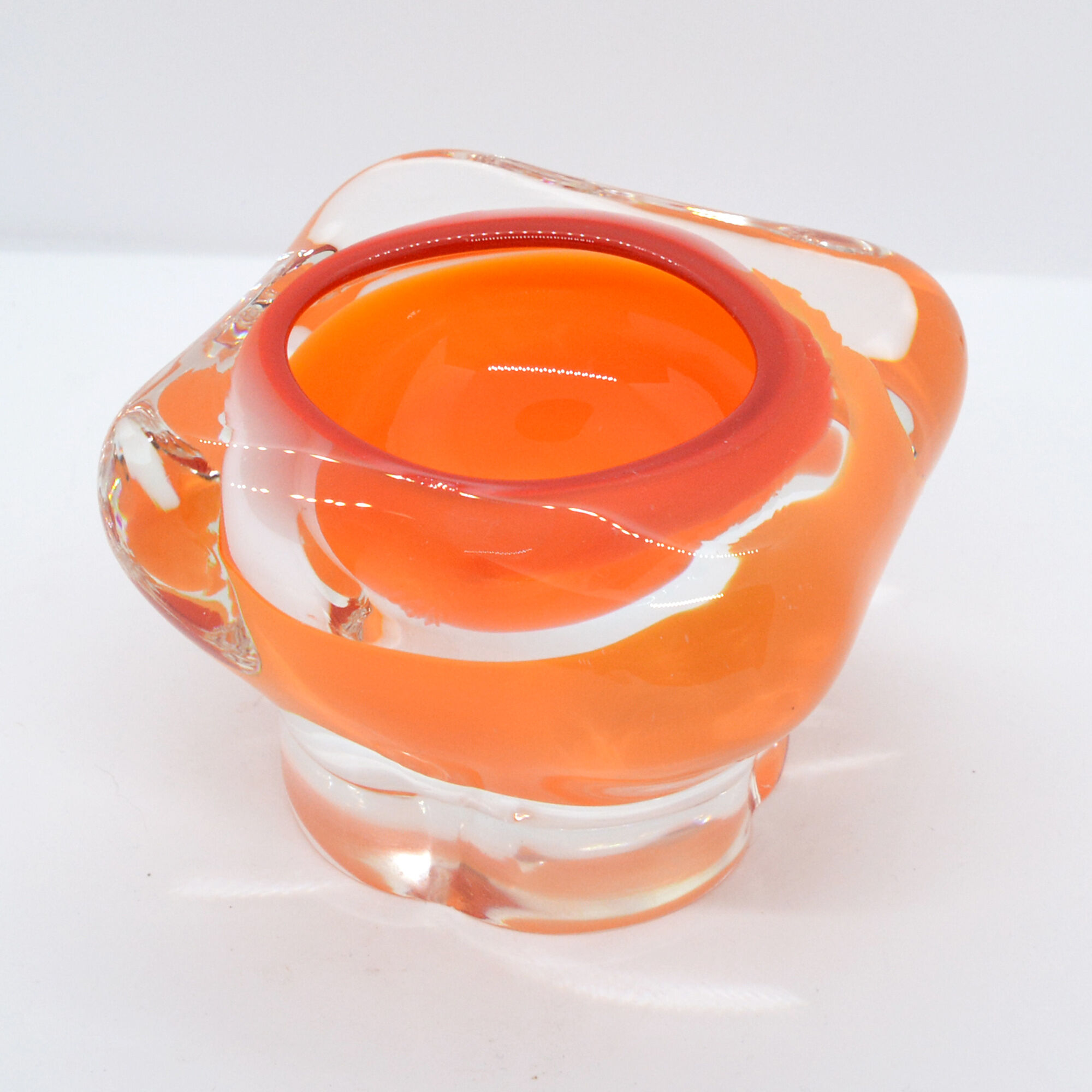 Organic ashtray bowl designed by Karel Wünsch, Czechoslovakia of the 1960s
