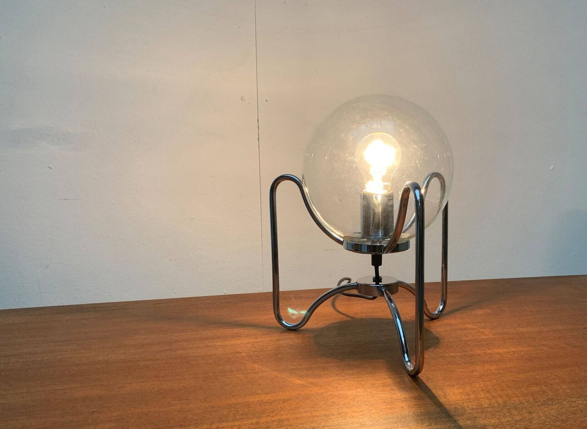 Mid-century space age tripod globe table lamp, 1960s