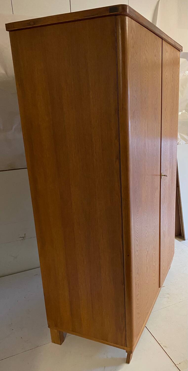 Armoire vintage pieds compas années 60