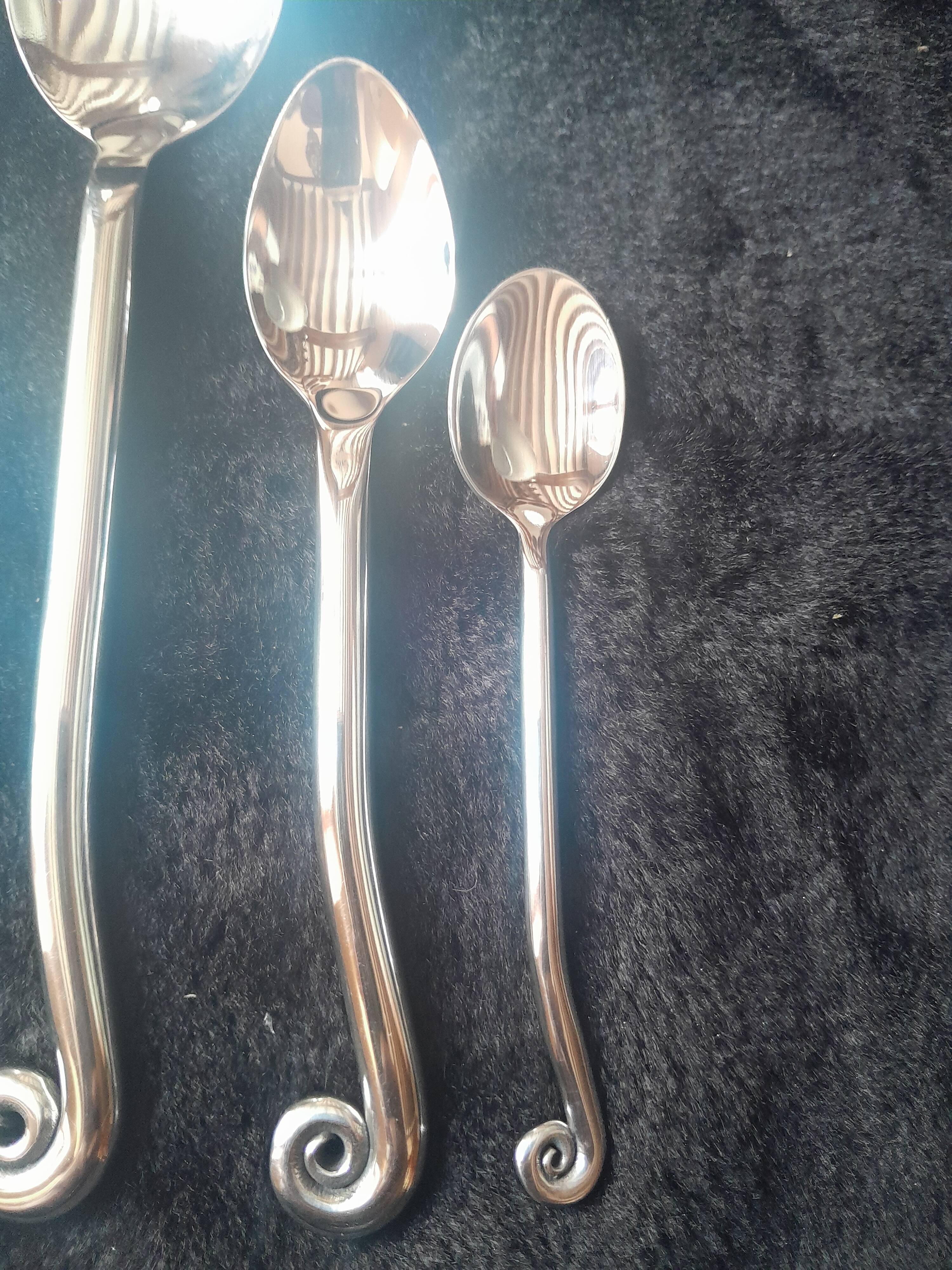 Spiral cutlery