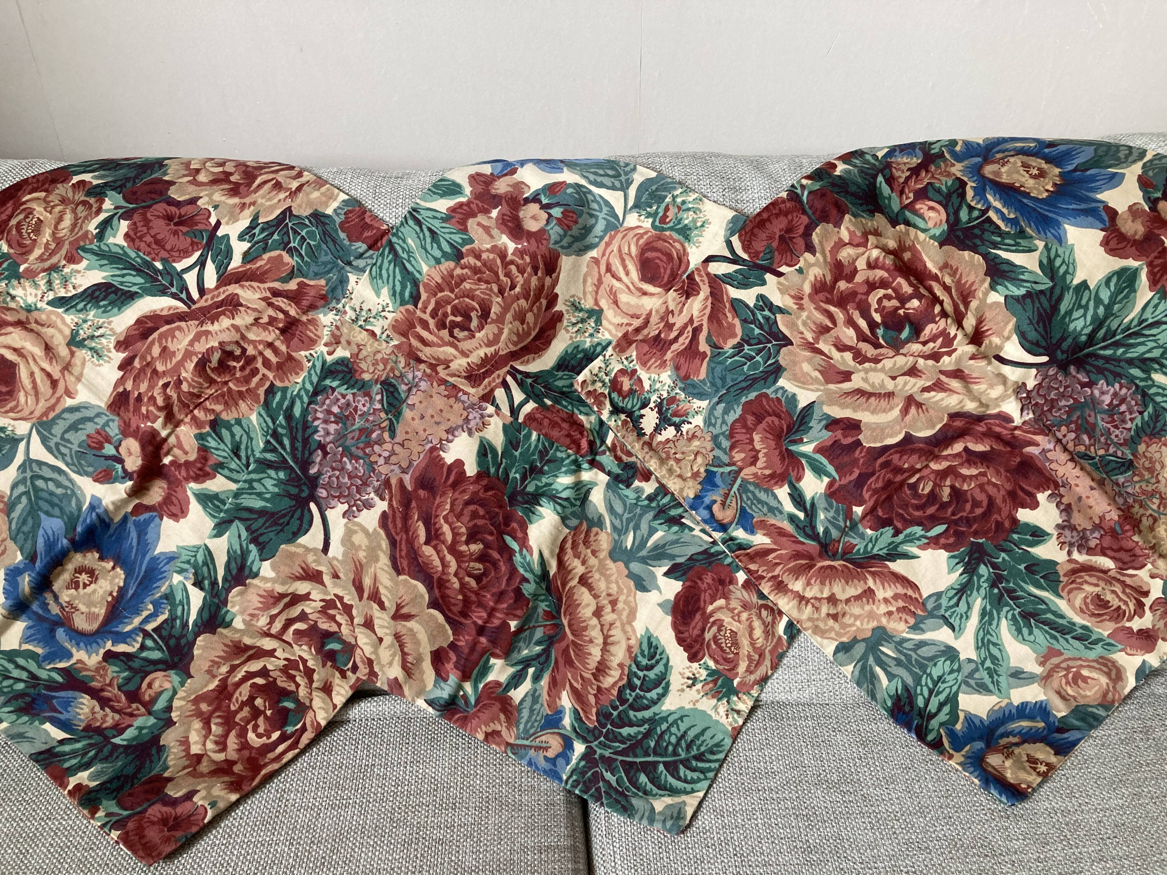Set of 3 cushion covers in burgundy floral cotton