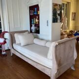 magnificent daybed / sofa bed with cushions, ideal for a bedroom,