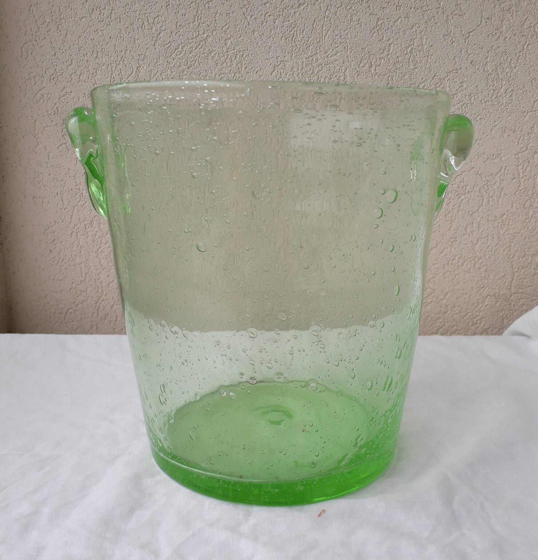 Bubble glass champagne bucket
